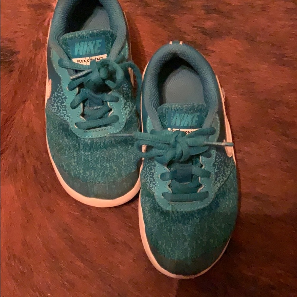 Girls shoes